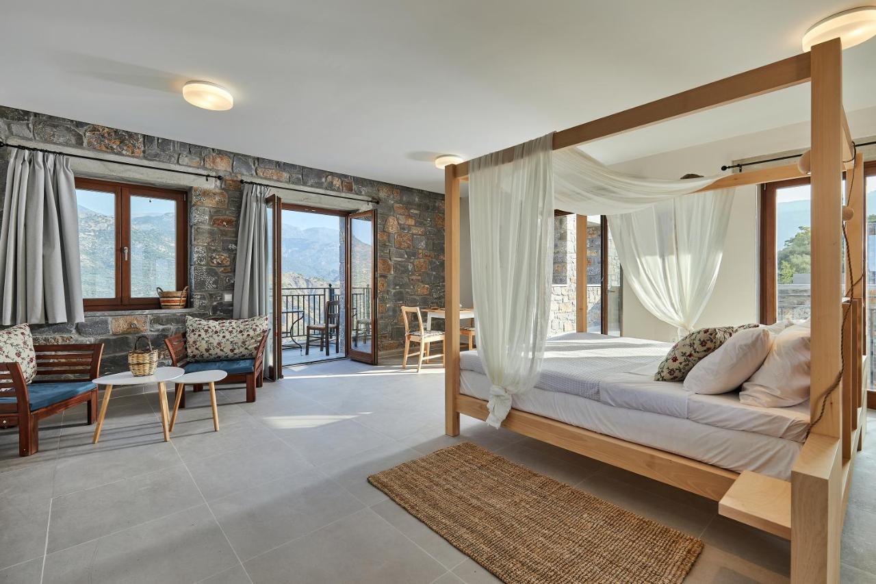 Omythos Villa *