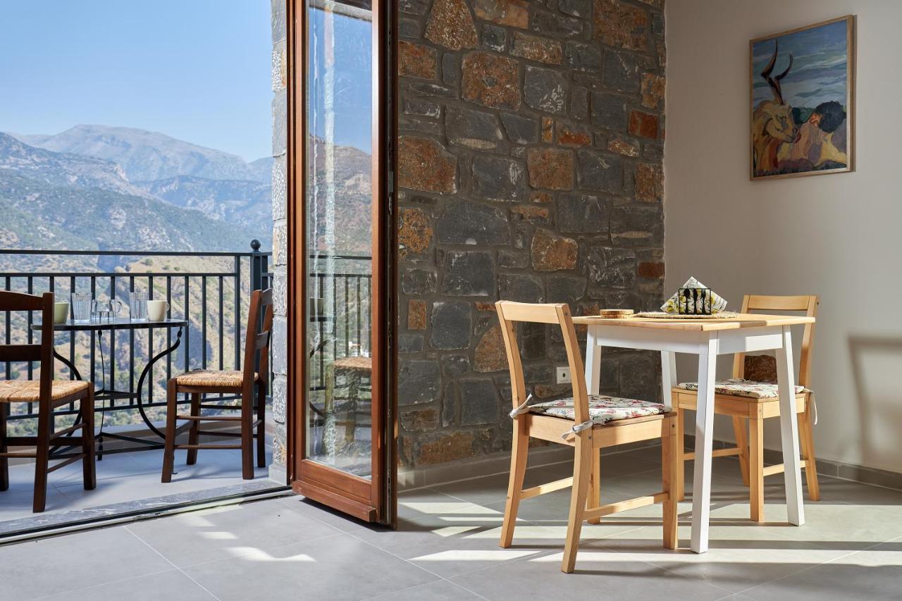 Villa Omythos *