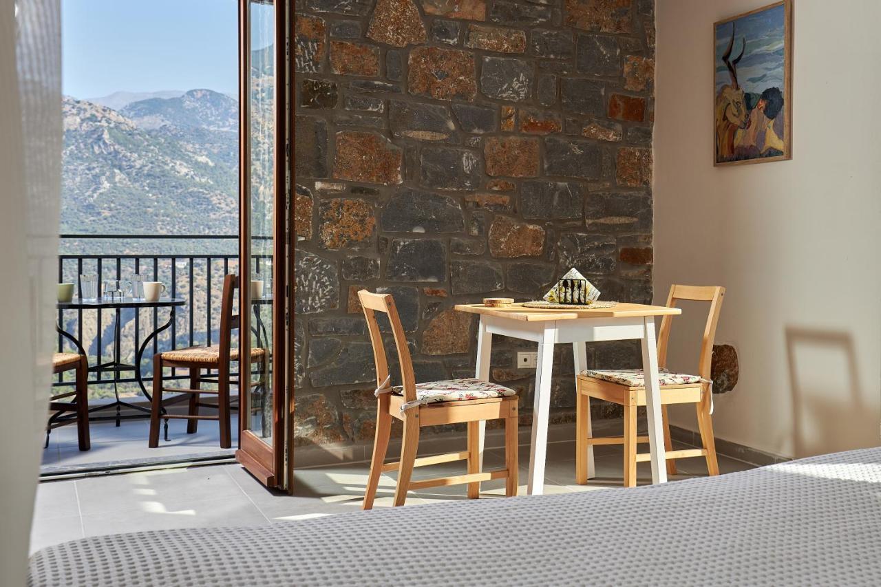 Villa Omythos Míthoi